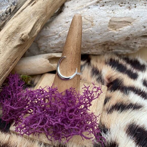 Crescent Moon Sterling silver Ring Sizes 8,10 - Picture 2 of 6